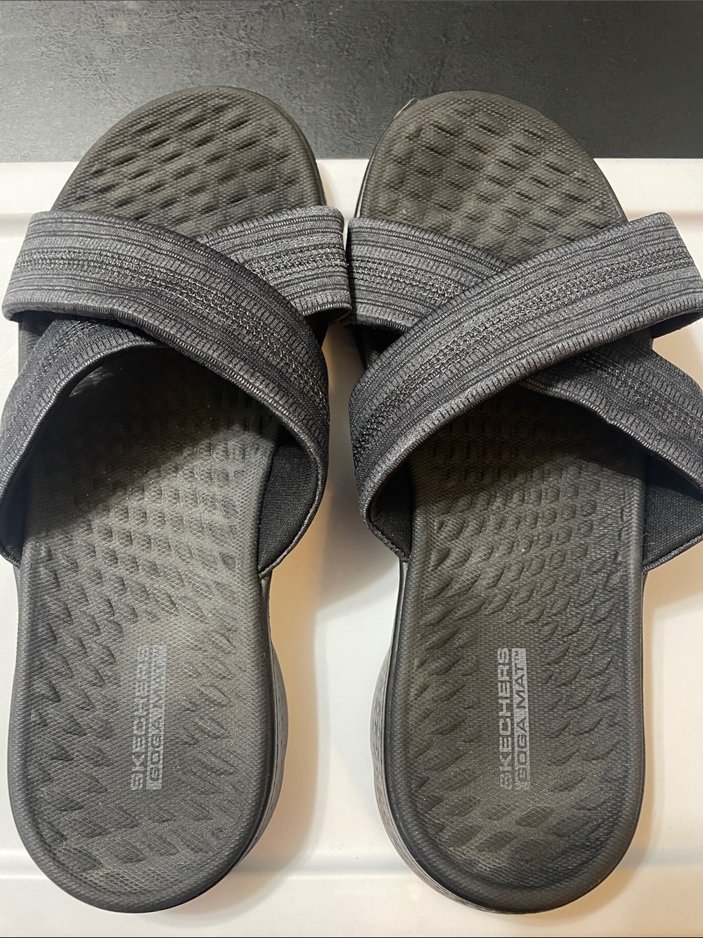 Skechers Women's Gray Cross-Strap Slide Sandals good condition like new Sz. 10